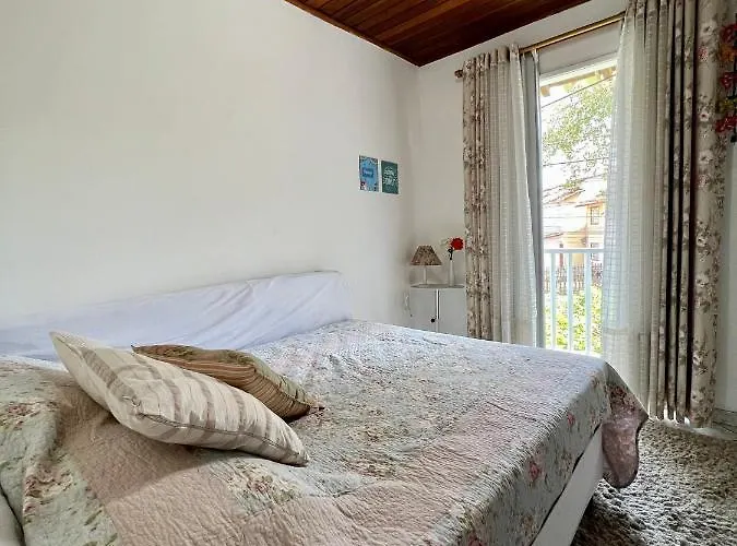 Casa verde no centro de Paraty